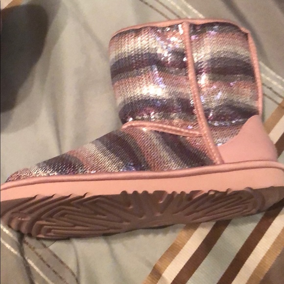 Authentic Uggs - Picture 2 of 7